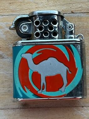 Vintage mini camel  lighter colorful 1997 collectible good condition